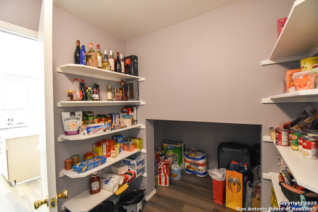 Image 21 of 44 For 10310 Mission Crk