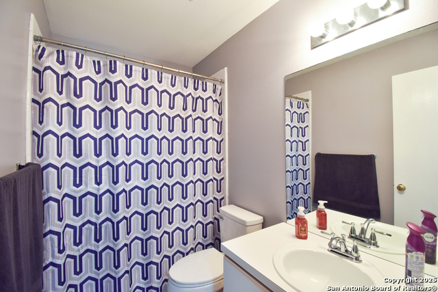 Image 31 of 44 For 10310 Mission Crk