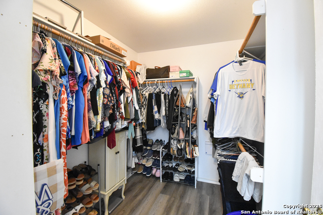 Image 38 of 44 For 10310 Mission Crk