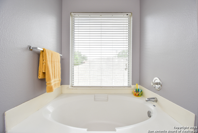 Image 39 of 44 For 10310 Mission Crk