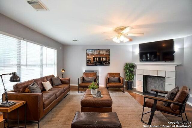 Image 7 of 44 For 10310 Mission Crk