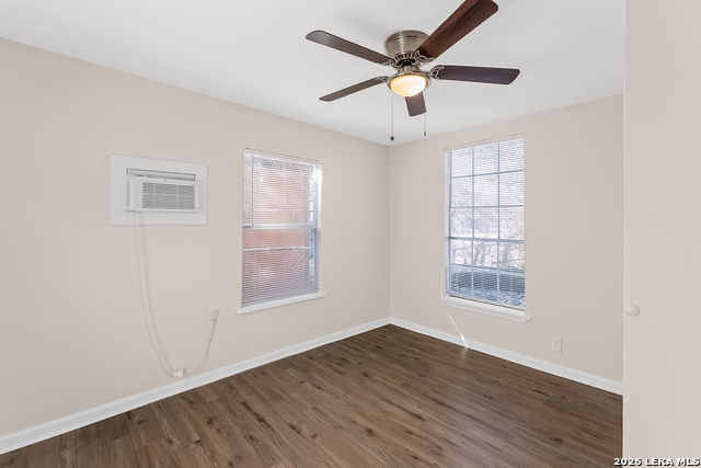 Image 11 of 15 For 827 Rosewood W 6