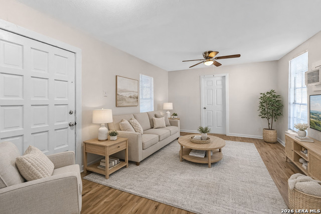 Image 13 of 15 For 827 Rosewood W 6