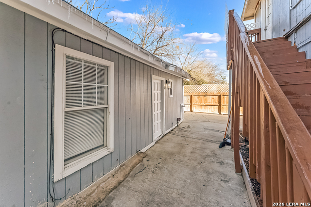 Image 2 of 15 For 827 Rosewood W 6