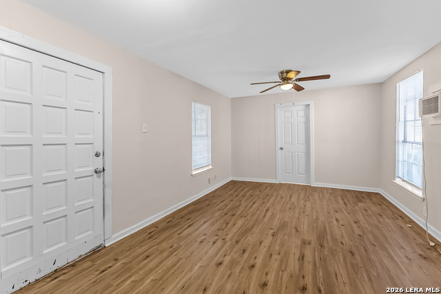 Image 6 of 15 For 827 Rosewood W 6