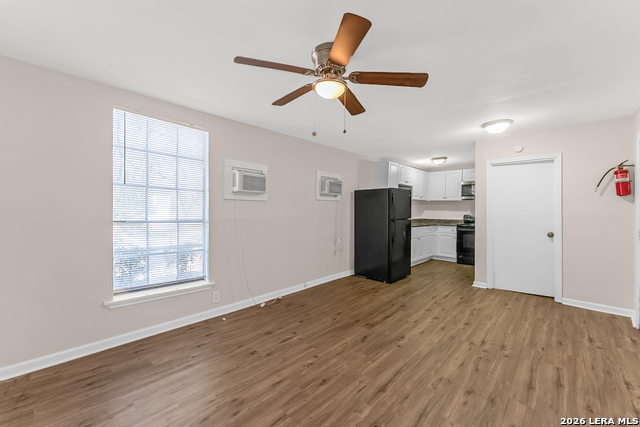 Image 8 of 15 For 827 Rosewood W 6