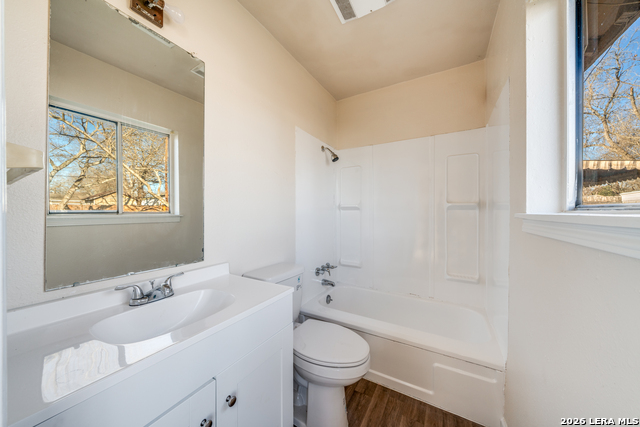 Image 11 of 12 For 827 Horseshoe