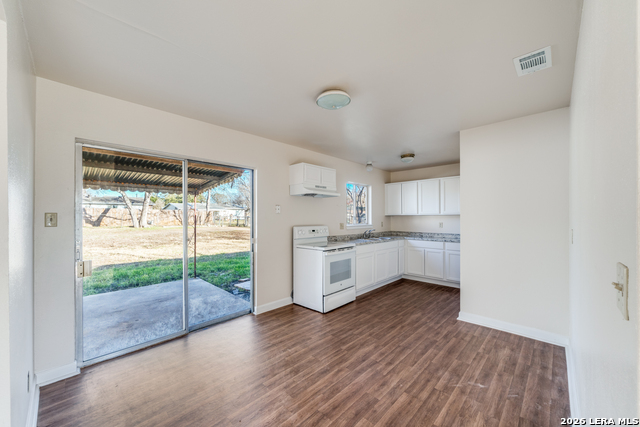 Image 4 of 12 For 827 Horseshoe