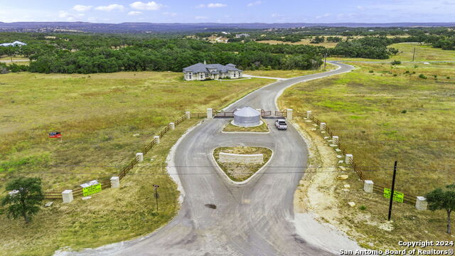 Image 12 of 19 For 701 Windmill Ridge Dr.