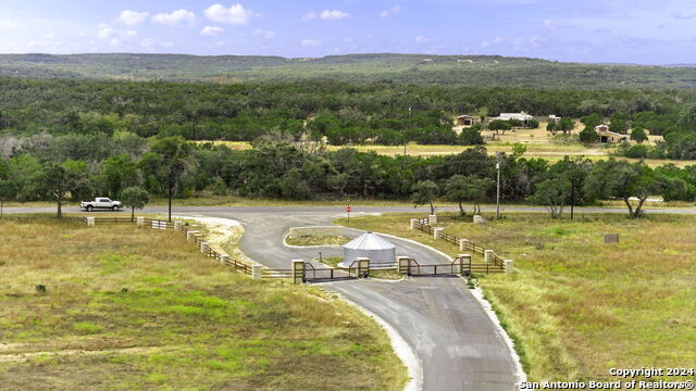 Image 16 of 19 For 701 Windmill Ridge Dr.