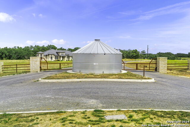 Image 18 of 19 For 701 Windmill Ridge Dr.