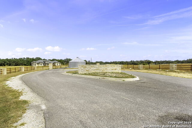 Image 19 of 19 For 701 Windmill Ridge Dr.