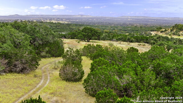 Image 4 of 19 For 701 Windmill Ridge Dr.