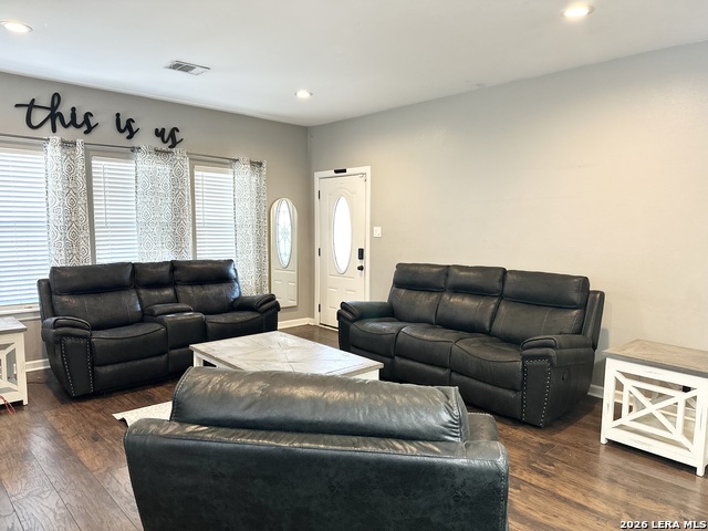 Image 3 of 11 For 542 Sanches  