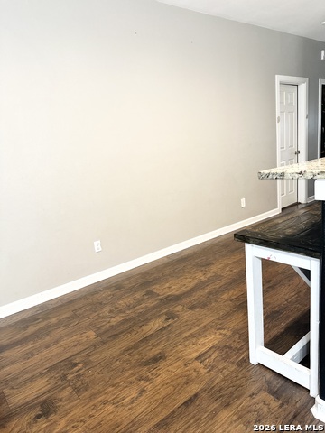 Image 5 of 11 For 542 Sanches  