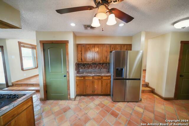 Image 16 of 44 For 16907 Springhill