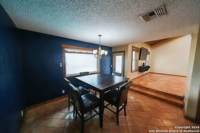 Image 18 of 44 For 16907 Springhill