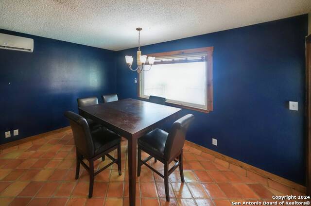 Image 19 of 44 For 16907 Springhill