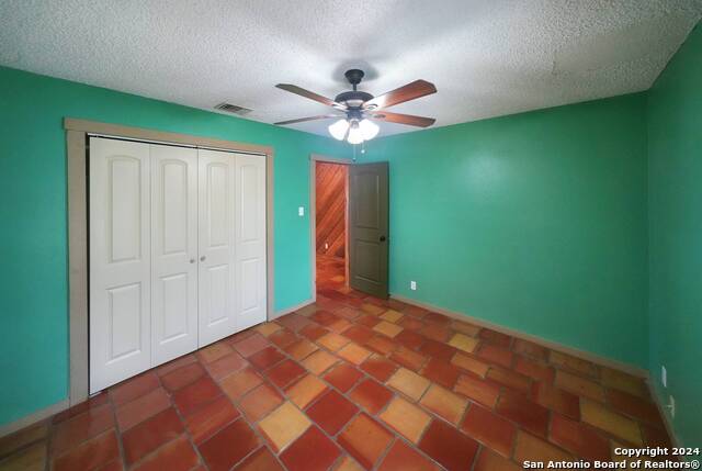 Image 28 of 44 For 16907 Springhill