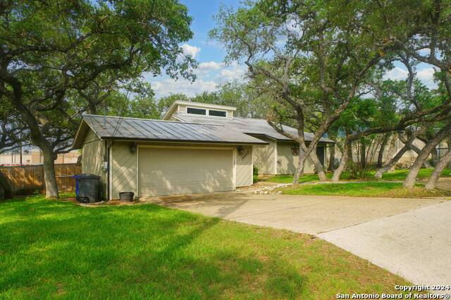 Image 3 of 44 For 16907 Springhill