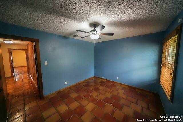 Image 34 of 44 For 16907 Springhill