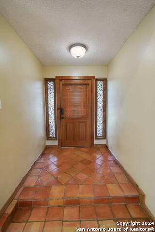 Image 8 of 44 For 16907 Springhill