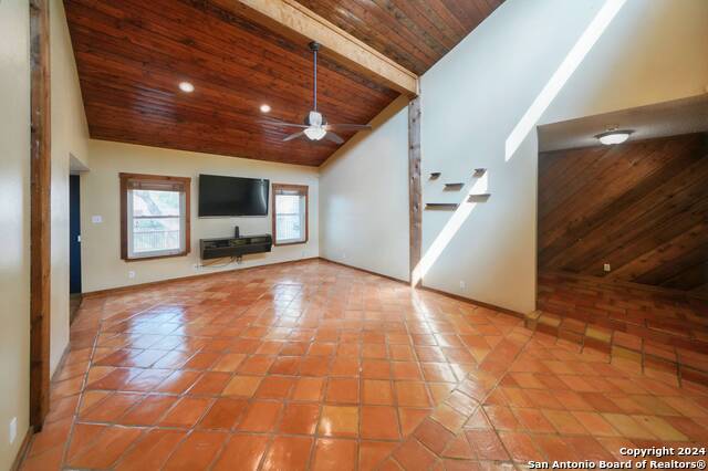 Image 9 of 44 For 16907 Springhill