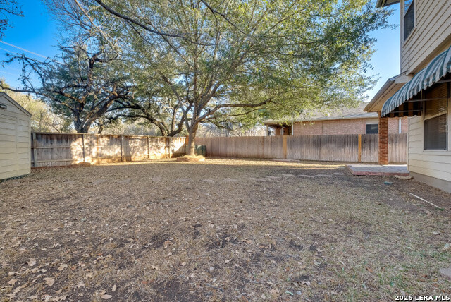 Listing photo id 24 for 16907 Redhorse