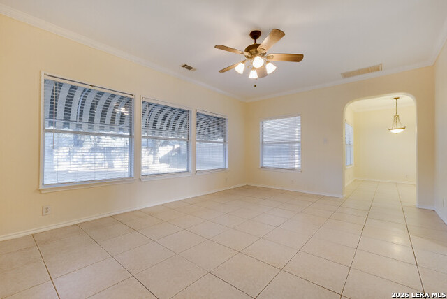 Listing photo id 3 for 16907 Redhorse