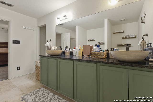 Image 25 of 30 For 707 Ridingate Farm