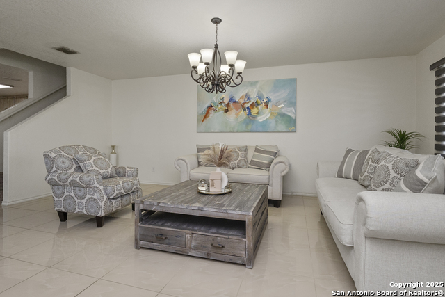 Image 3 of 30 For 707 Ridingate Farm