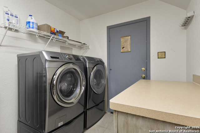 Image 7 of 30 For 707 Ridingate Farm