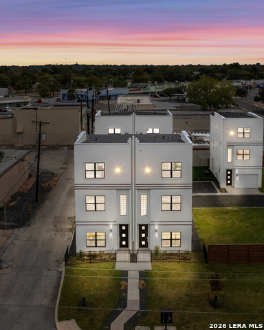 Image 22 of 25 For 1735 W Gramercy Pl #301-302