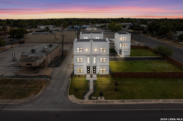 Image 25 of 25 For 1735 W Gramercy Pl #301-302