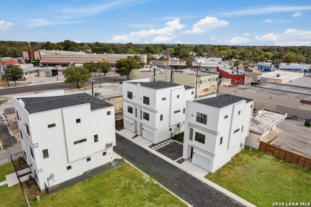 Image 21 of 25 For 1735 W Gramercy Pl #201-301-302