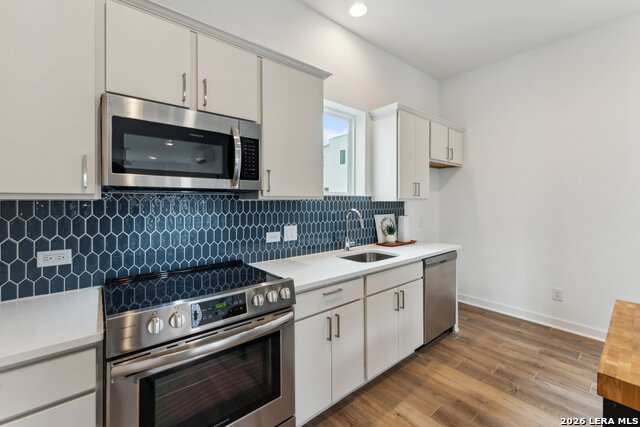 Image 5 of 25 For 1735 W Gramercy Pl #201-301-302