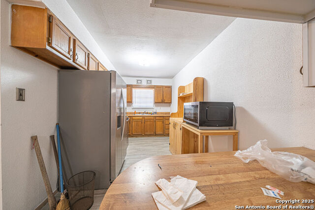 Image 10 of 50 For 371 Lake Country