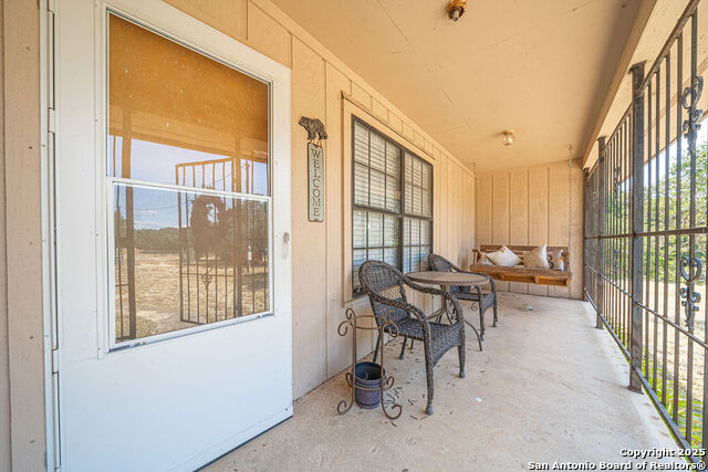 Image 2 of 50 For 371 Lake Country