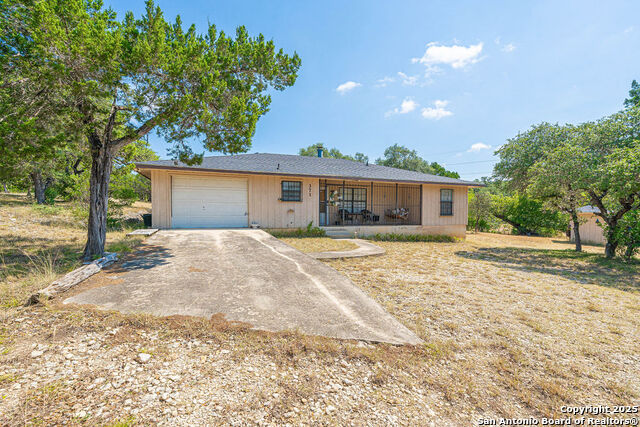 Image 23 of 50 For 371 Lake Country