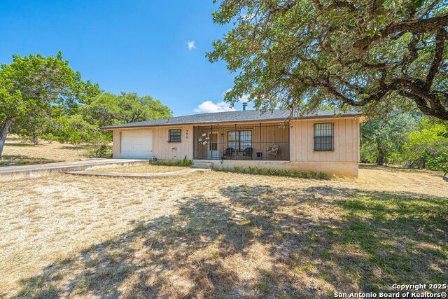 Image 24 of 50 For 371 Lake Country