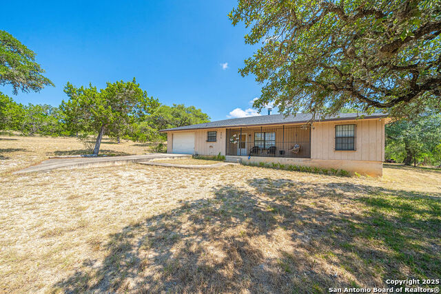 Image 25 of 50 For 371 Lake Country