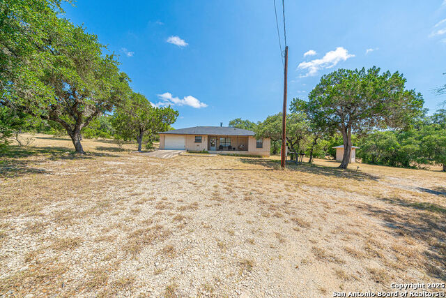 Image 26 of 50 For 371 Lake Country