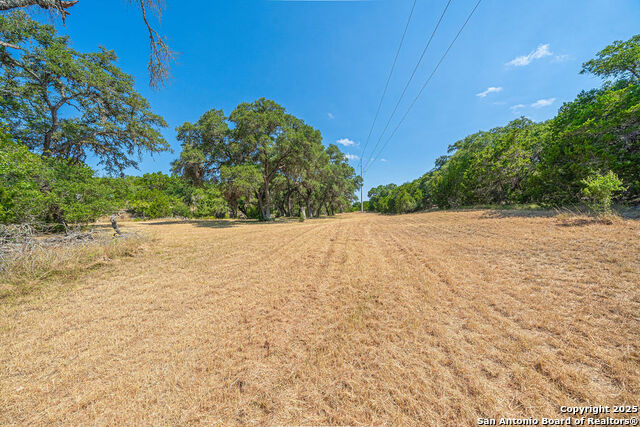 Image 27 of 50 For 371 Lake Country