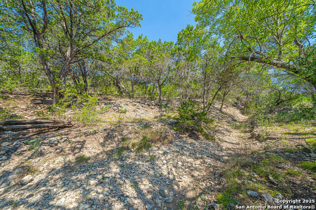 Image 29 of 50 For 371 Lake Country