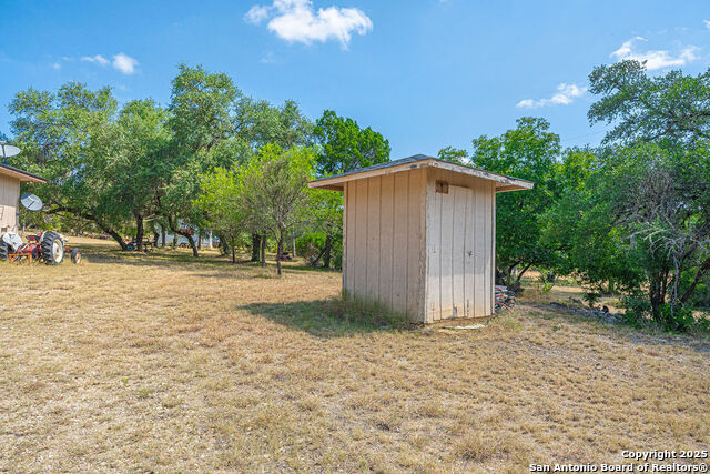 Image 31 of 50 For 371 Lake Country