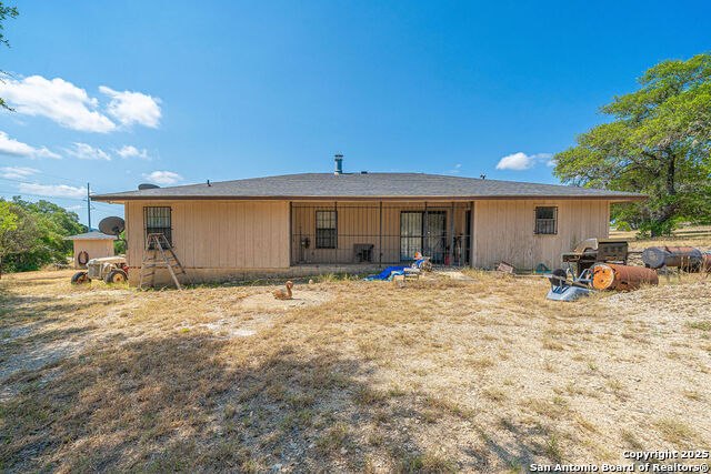 Image 33 of 50 For 371 Lake Country