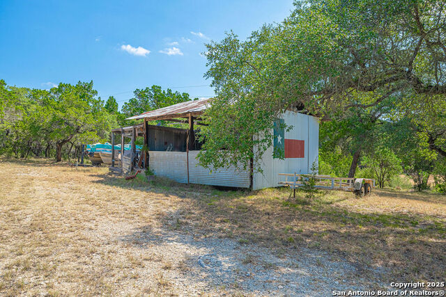 Image 35 of 50 For 371 Lake Country