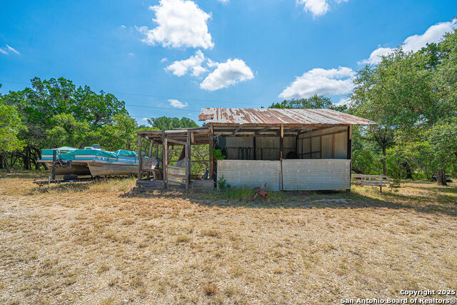 Image 36 of 50 For 371 Lake Country