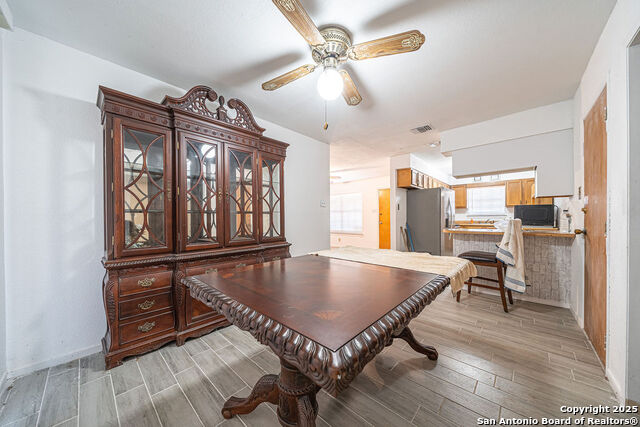 Image 9 of 50 For 371 Lake Country