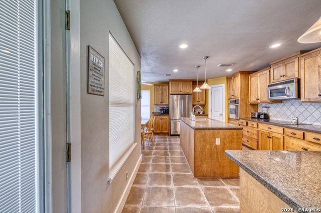 Image 19 of 51 For 270 Robinson